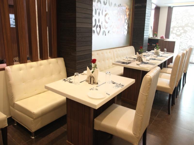 Hotel Poonam Plaza Agra  Εξωτερικό φωτογραφία