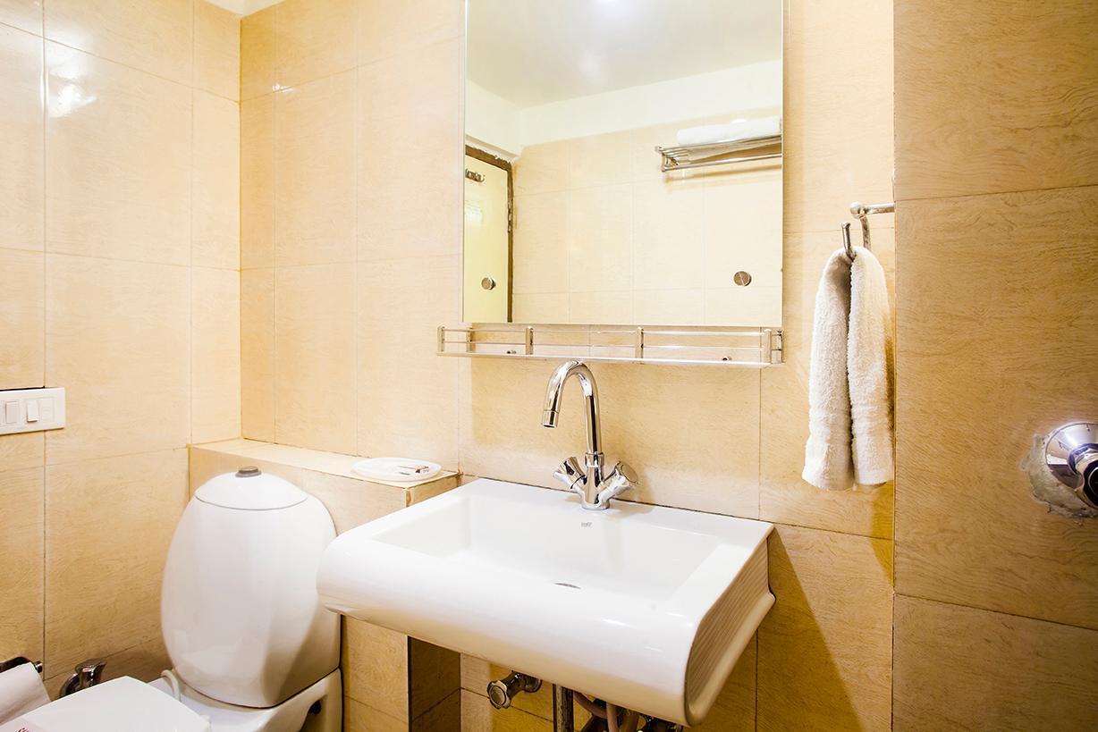 Hotel Poonam Plaza Agra  Εξωτερικό φωτογραφία