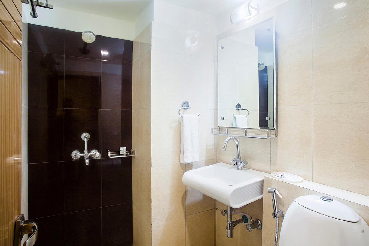 Hotel Poonam Plaza Agra  Εξωτερικό φωτογραφία