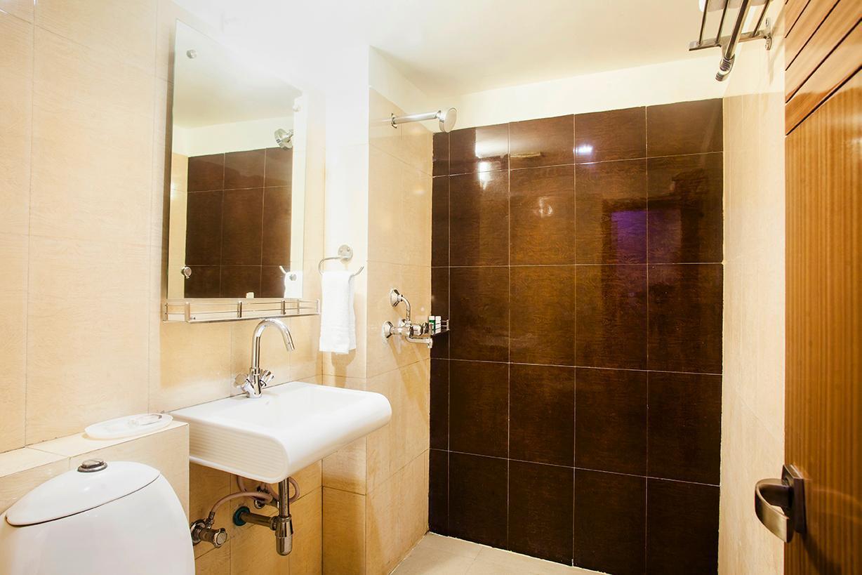 Hotel Poonam Plaza Agra  Εξωτερικό φωτογραφία