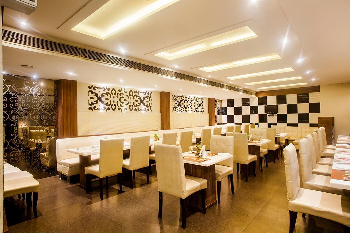 Hotel Poonam Plaza Agra  Εξωτερικό φωτογραφία