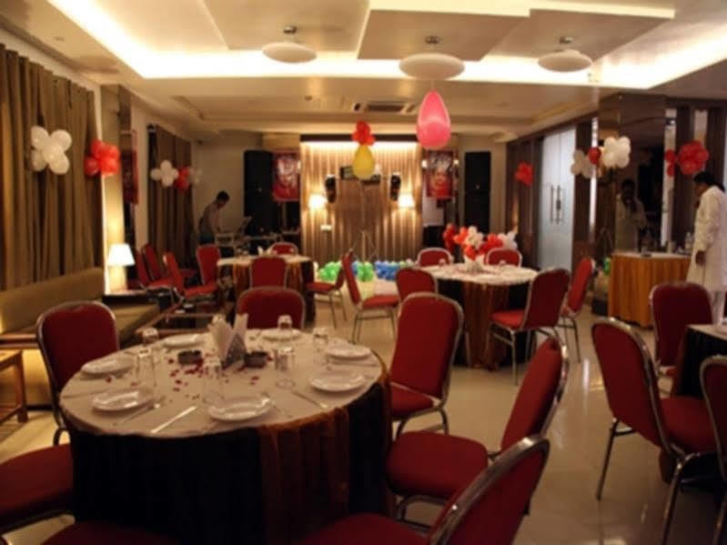 Hotel Poonam Plaza Agra  Εξωτερικό φωτογραφία